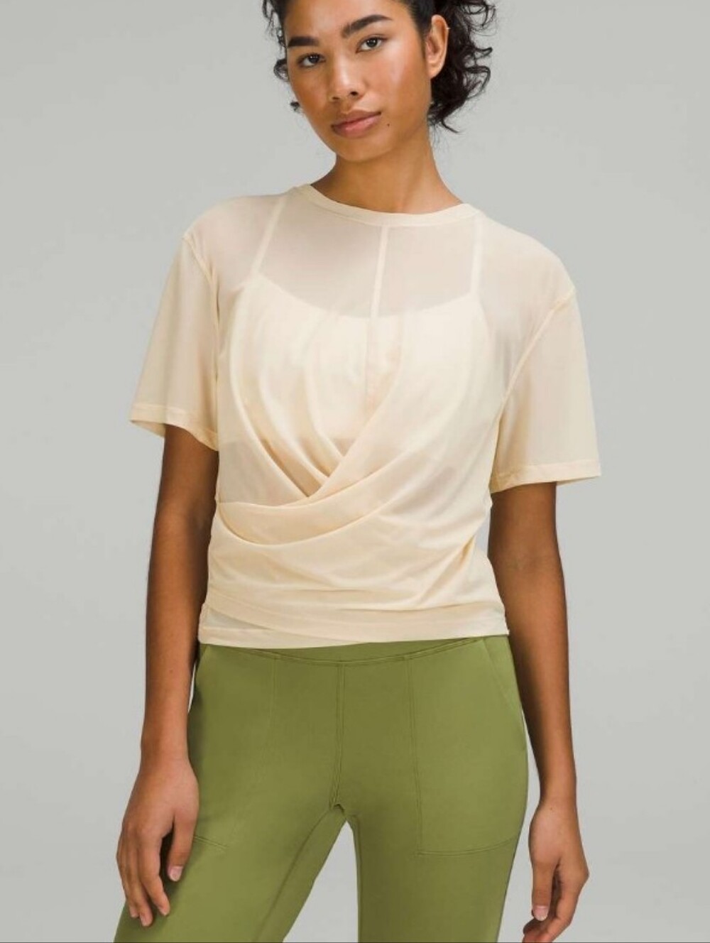 Lululemon Lightweight Mesh Reversible Yoga T-Shirt In Prosecco Size 6